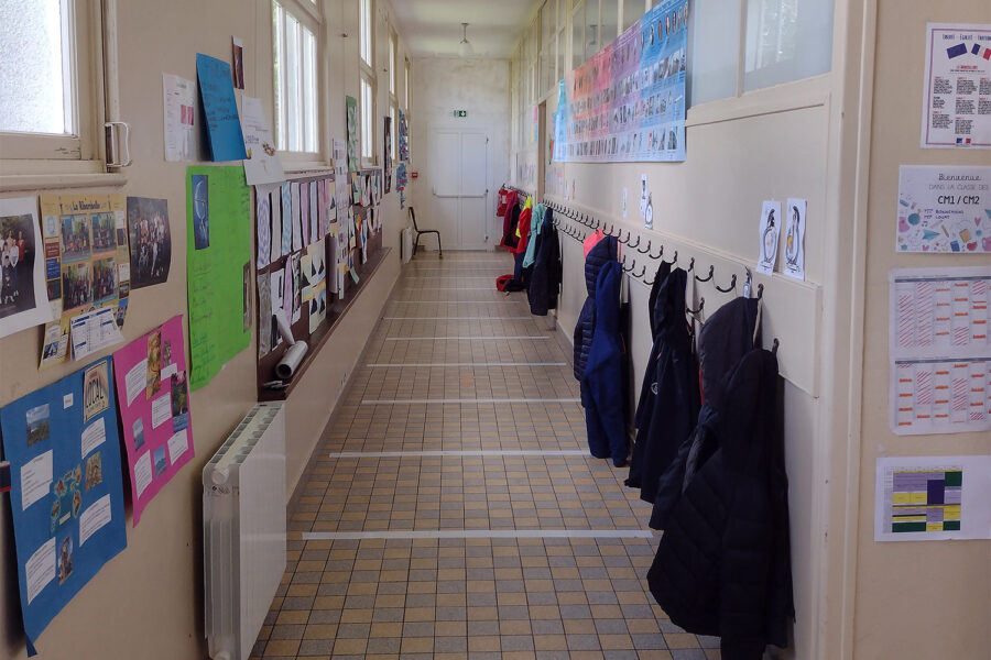 Couloir école primaire